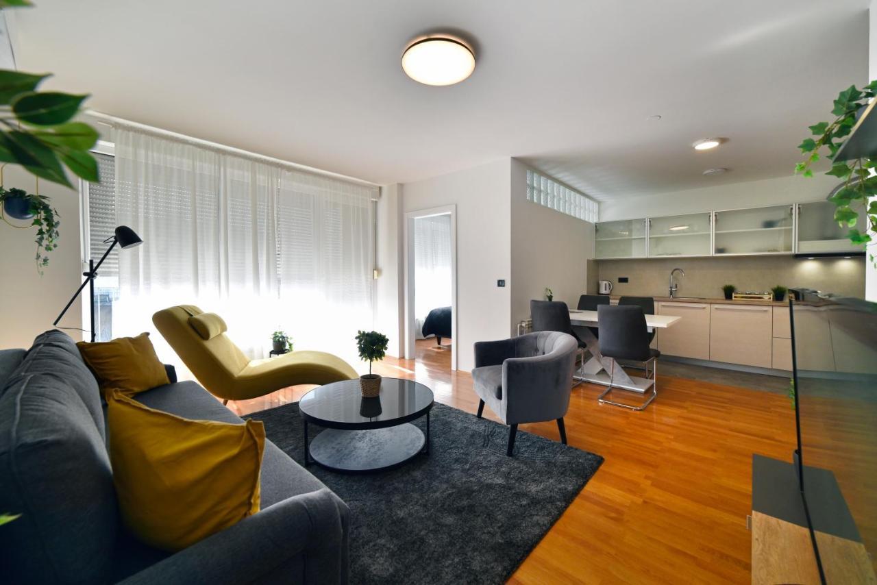 Lavir Apartment With Parking Zagreb Extérieur photo