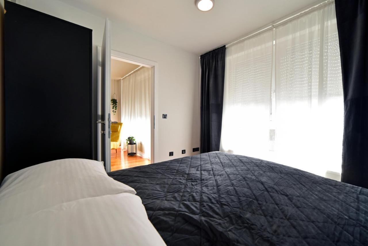 Lavir Apartment With Parking Zagreb Extérieur photo