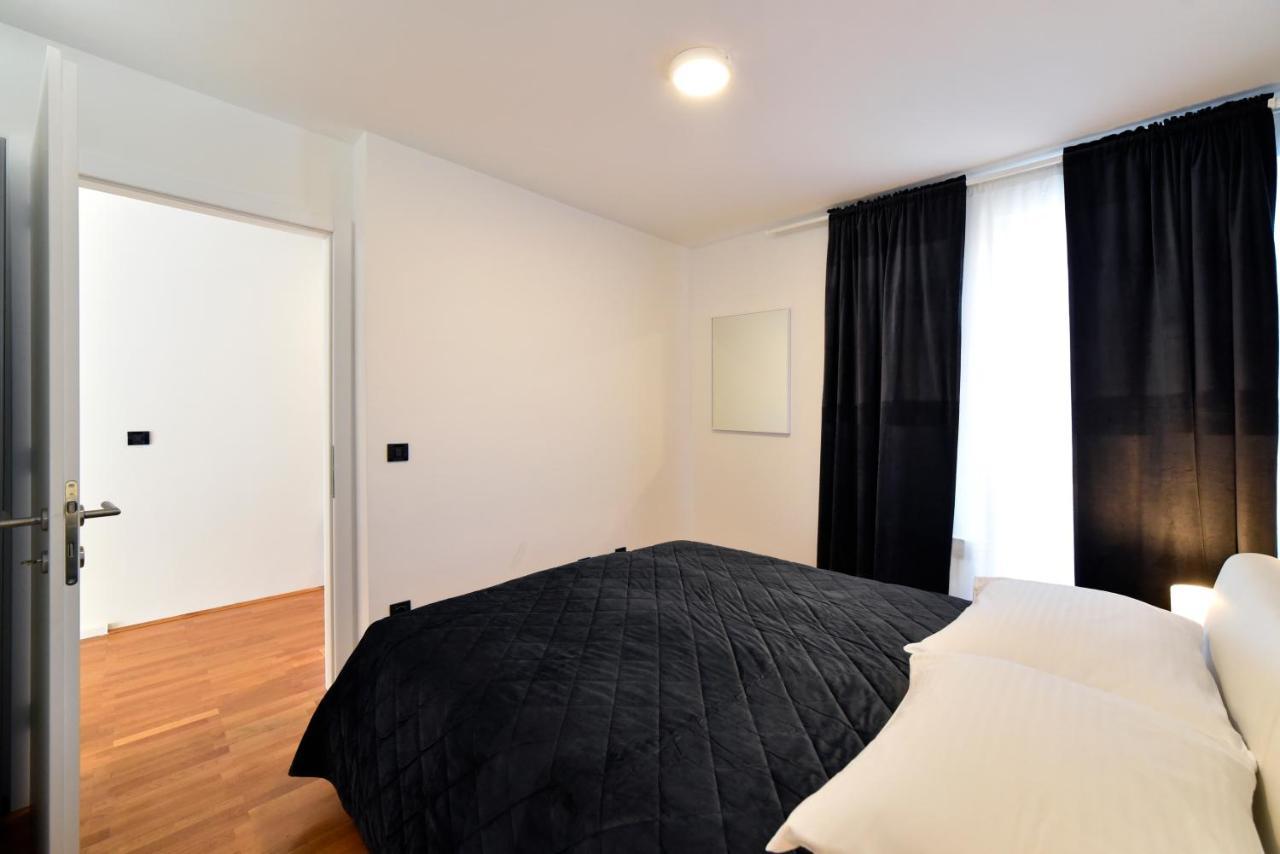 Lavir Apartment With Parking Zagreb Extérieur photo