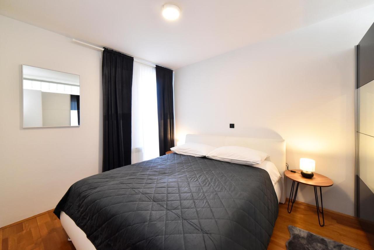 Lavir Apartment With Parking Zagreb Extérieur photo