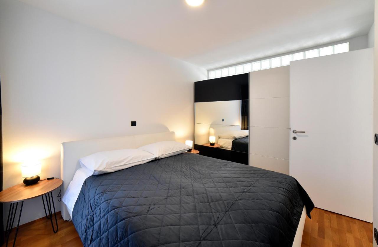 Lavir Apartment With Parking Zagreb Extérieur photo