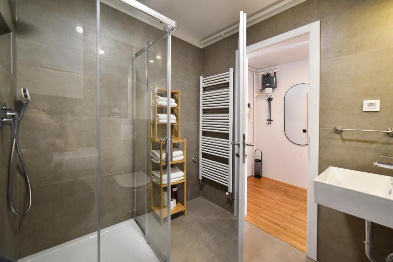 Lavir Apartment With Parking Zagreb Extérieur photo
