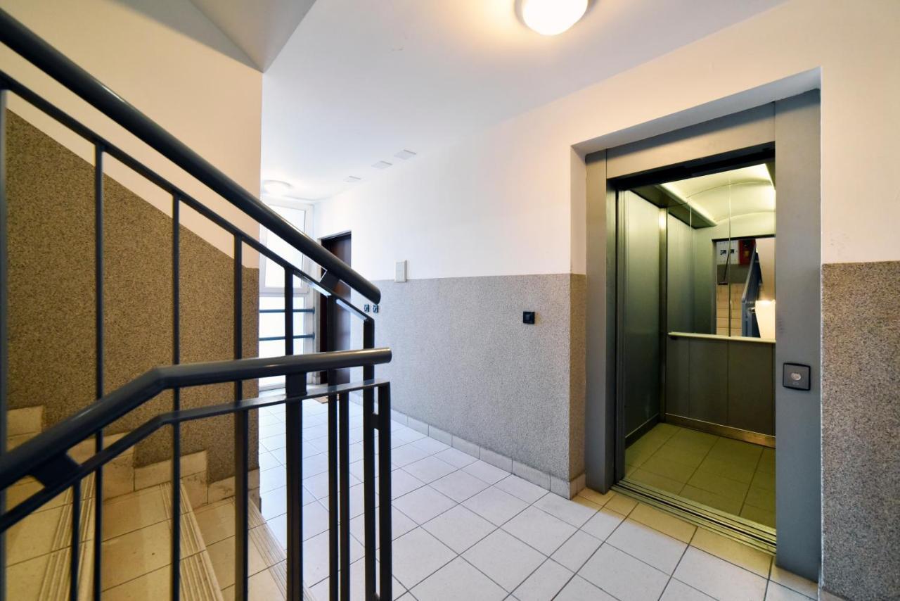 Lavir Apartment With Parking Zagreb Extérieur photo