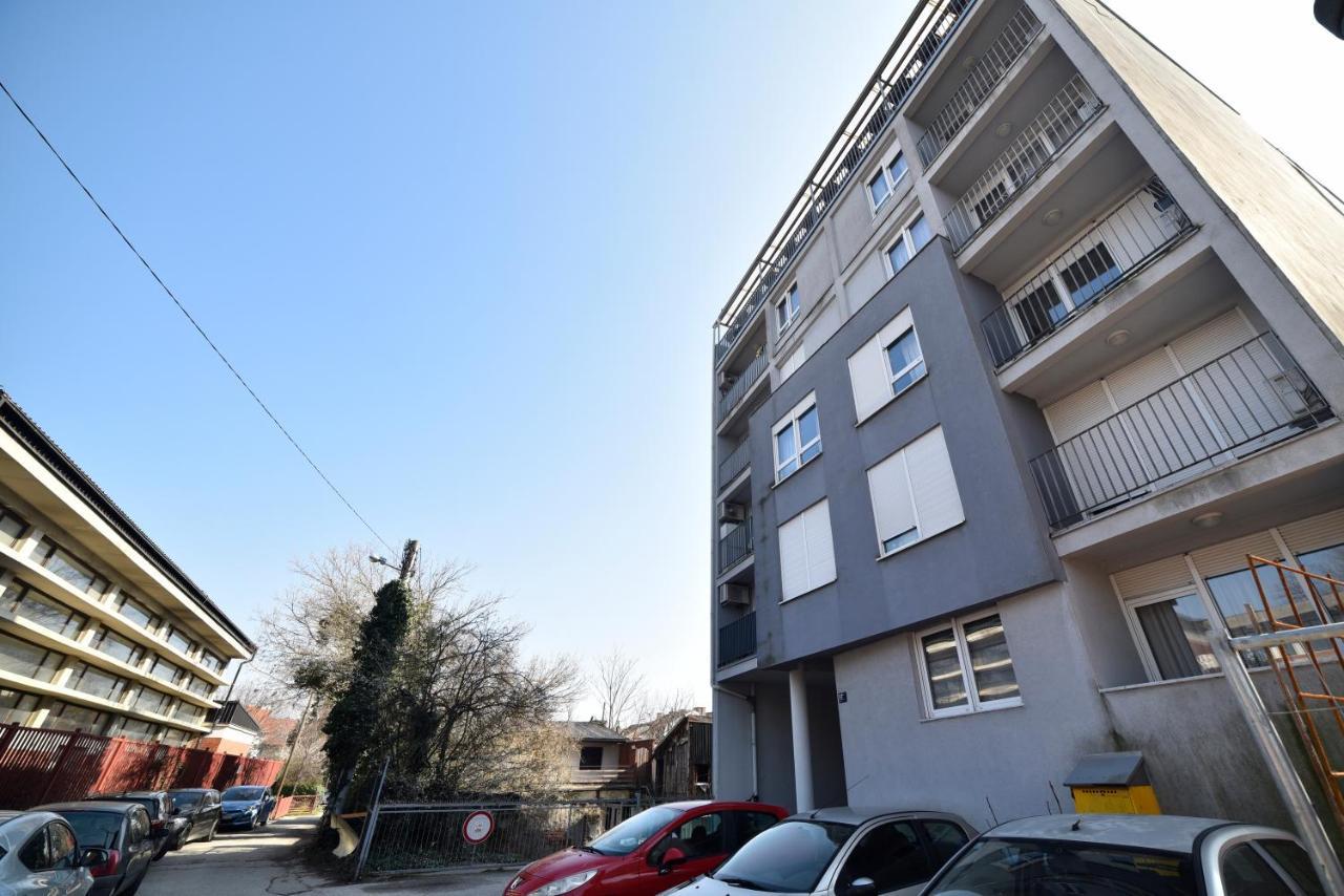Lavir Apartment With Parking Zagreb Extérieur photo